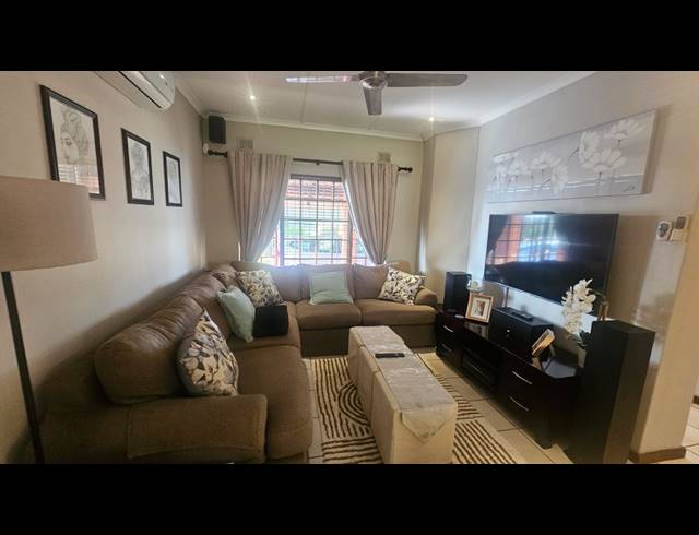 3 BEDROOM HOUSE FOR SALE IN GRANTHAM PARK
